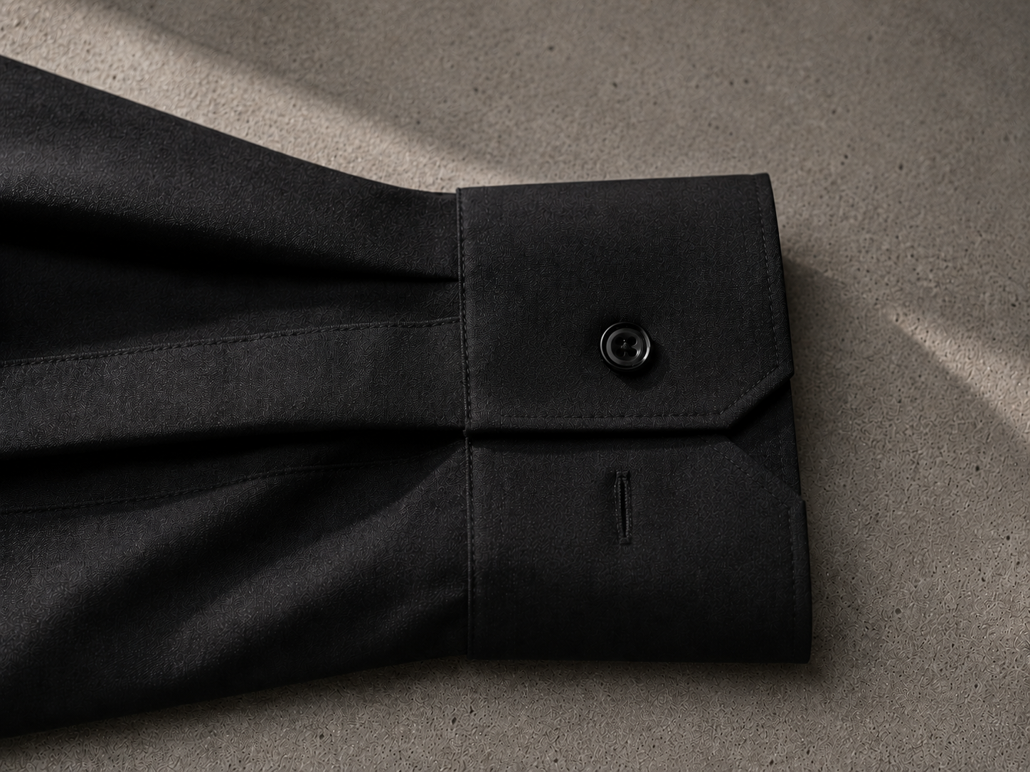 Unfoldr Black — Clean Evening Essential